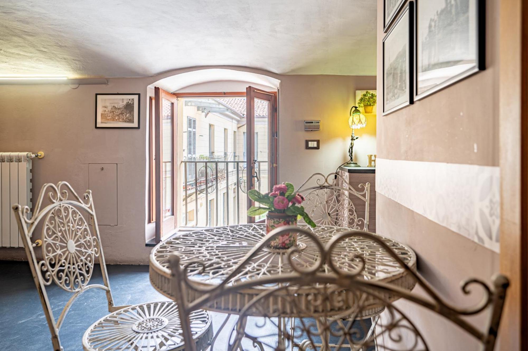 Loft Verga, Cuore E Stile In Centro A Torino Bagian luar foto